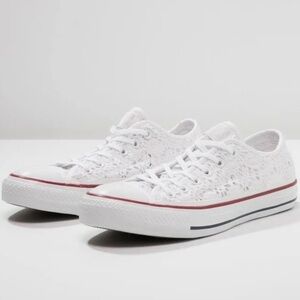 RARE 🔥Converse Chuck Taylor All-Star White Crochet Sneakers